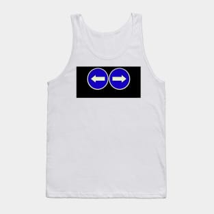 EVEN EXTROVERTS MUST OBSERVE SOCİAL DİSTANCİNG Tank Top